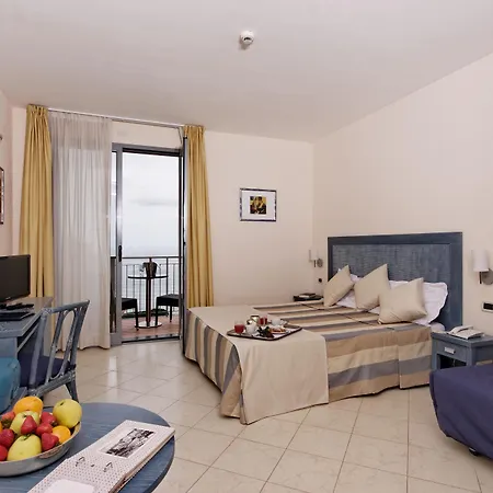 梅特罗波尔酒店 酒店 迪亚诺马里纳