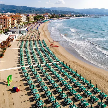 梅特罗波尔酒店