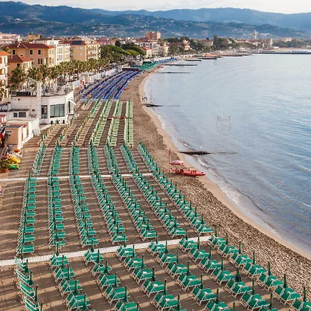 梅特罗波尔酒店 迪亚诺马里纳