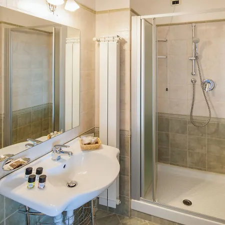 梅特罗波尔酒店 迪亚诺马里纳