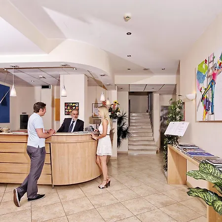 Metropol ホテル 4*