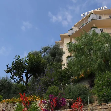 Metropol ディアーノ・マリーナ