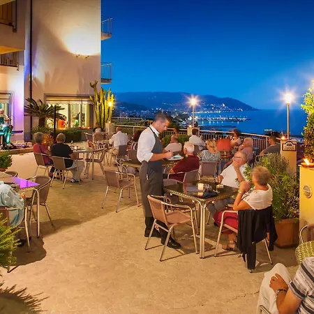 梅特罗波尔酒店 酒店