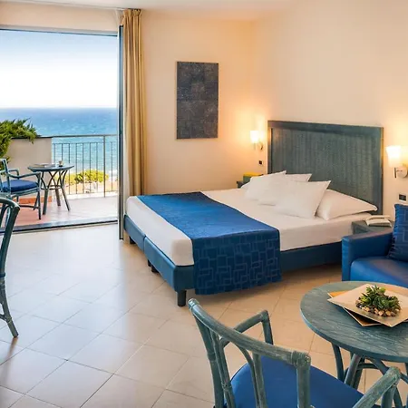 梅特罗波尔酒店 酒店 迪亚诺马里纳