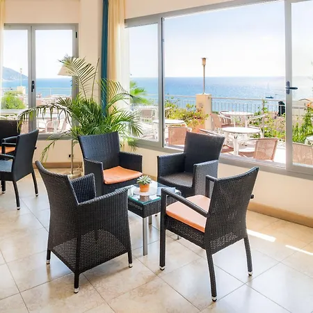 梅特罗波尔酒店 4* 迪亚诺马里纳