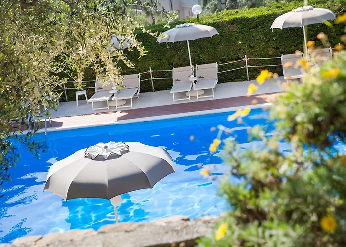 梅特罗波尔酒店 4*