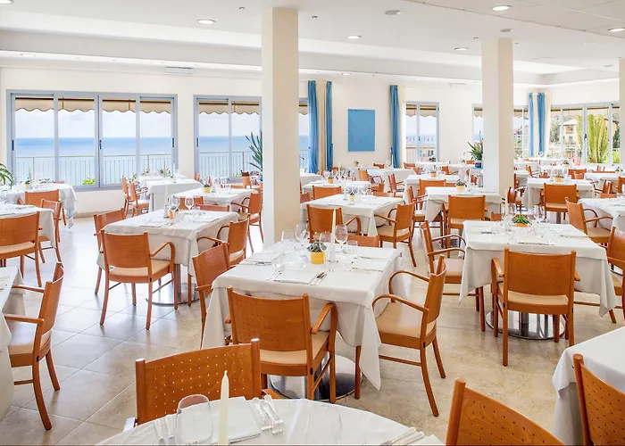 梅特罗波尔酒店 迪亚诺马里纳