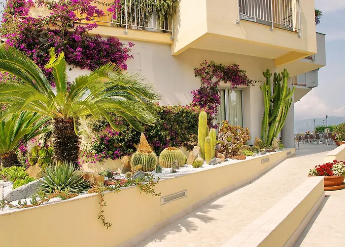 梅特罗波尔酒店 酒店 4*