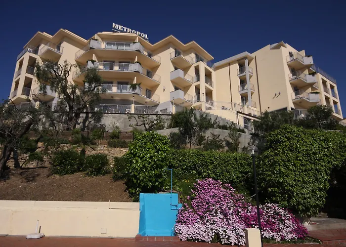 梅特罗波尔酒店 酒店 4*