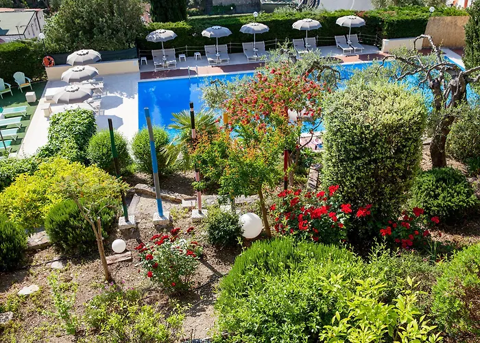 梅特罗波尔酒店 4* 迪亚诺马里纳