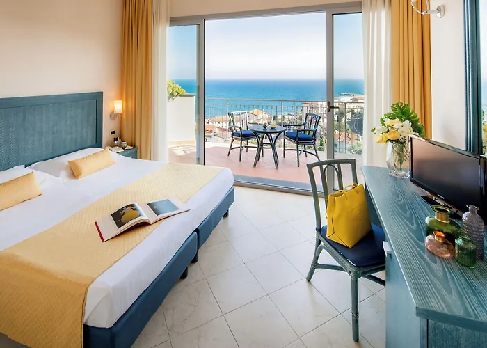 梅特罗波尔酒店 4*