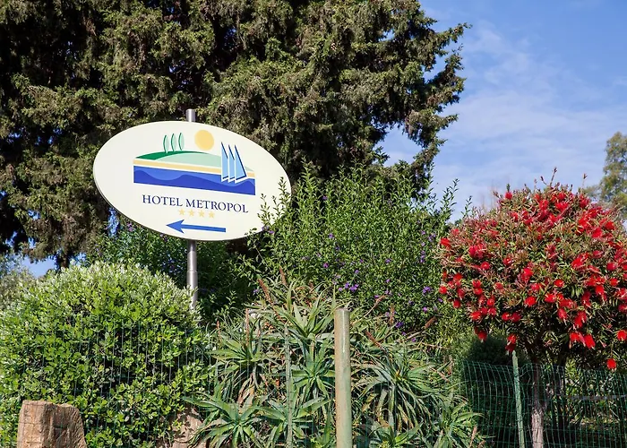 梅特罗波尔酒店 4*