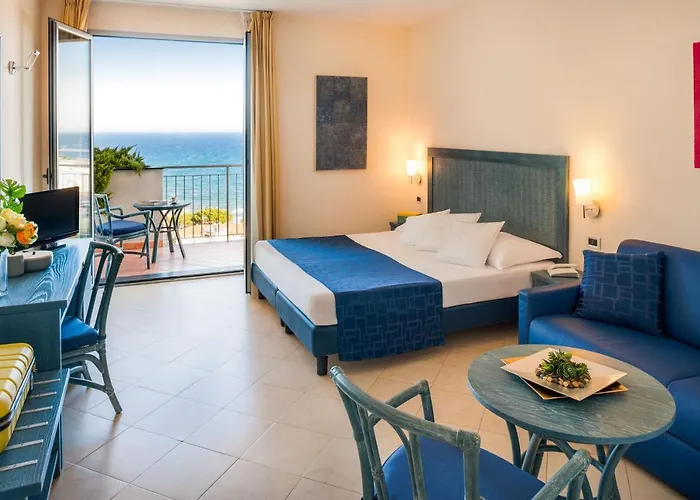 梅特罗波尔酒店 酒店 迪亚诺马里纳