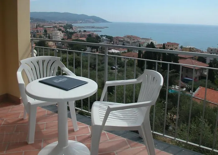 梅特罗波尔酒店 4*