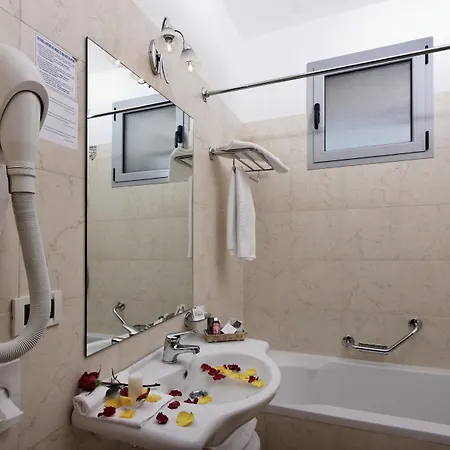 Metropol Hotel 4*