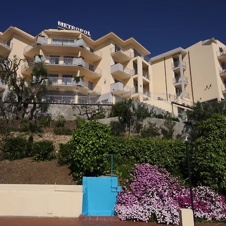 Metropol Hotel 4*