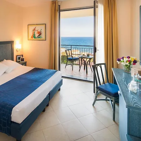 فندق Metropol 4*